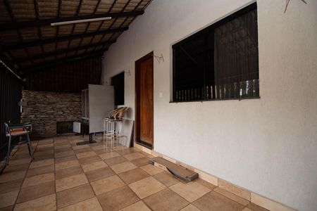 Casa para alugar com 300m², 4 quartos e 4 vagas Casa para alugar com 300m², 4 quartos e 4 vagasVaranda