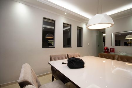 Casa para alugar com 300m², 4 quartos e 4 vagas Casa para alugar com 300m², 4 quartos e 4 vagasSala 2