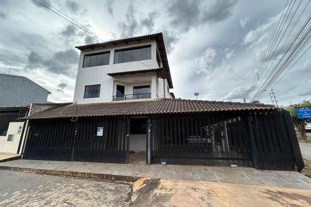 Casa para alugar com 300m², 4 quartos e 4 vagas Casa para alugar com 300m², 4 quartos e 4 vagasFachada