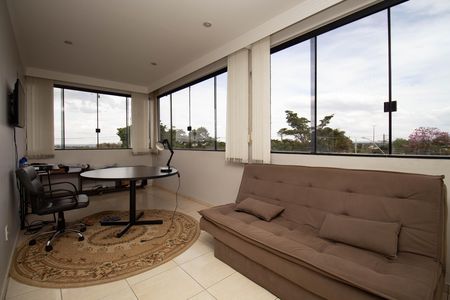 Casa para alugar com 300m², 4 quartos e 4 vagas Casa para alugar com 300m², 4 quartos e 4 vagasSala de estudos