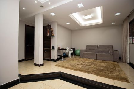 Casa para alugar com 300m², 4 quartos e 4 vagas Casa para alugar com 300m², 4 quartos e 4 vagasSala 1