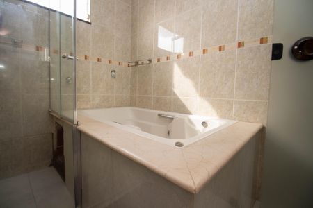 Casa para alugar com 300m², 4 quartos e 4 vagas Casa para alugar com 300m², 4 quartos e 4 vagasBanheiro da Suíte Master 2