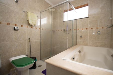 Casa para alugar com 300m², 4 quartos e 4 vagas Casa para alugar com 300m², 4 quartos e 4 vagasBanheiro da Suíte Master 2