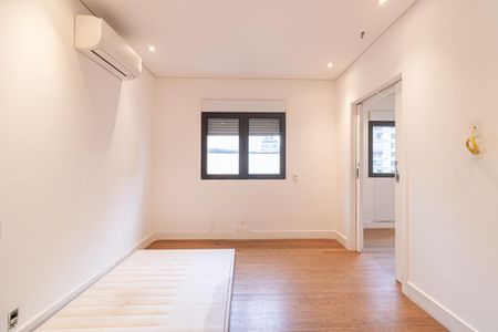 Apartamento à venda com 150m², 2 quartos e 2 vagas Apartamento à venda com 150m², 2 quartos e 2 vagasQuarto Suíte
