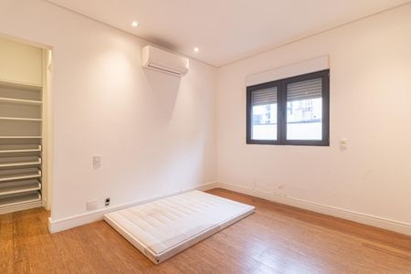 Apartamento à venda com 150m², 2 quartos e 2 vagas Apartamento à venda com 150m², 2 quartos e 2 vagasQuarto Suíte