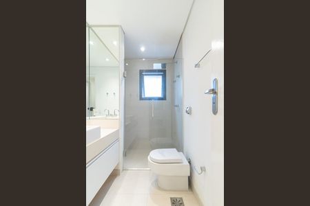 Apartamento à venda com 150m², 2 quartos e 2 vagas Apartamento à venda com 150m², 2 quartos e 2 vagasBanheiro da Suíte