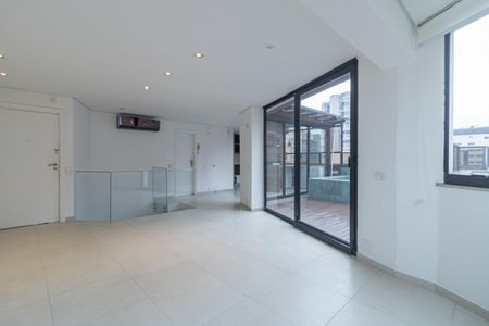 Apartamento à venda com 150m², 2 quartos e 2 vagas Apartamento à venda com 150m², 2 quartos e 2 vagasSala piso superior