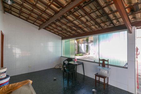Casa à venda com 203m², 3 quartos e 7 vagas