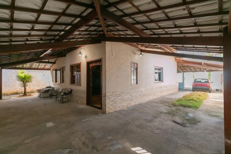 Casa à venda com 203m², 3 quartos e 7 vagas