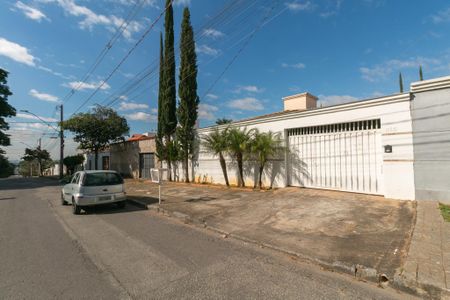 Casa à venda com 203m², 3 quartos e 7 vagas