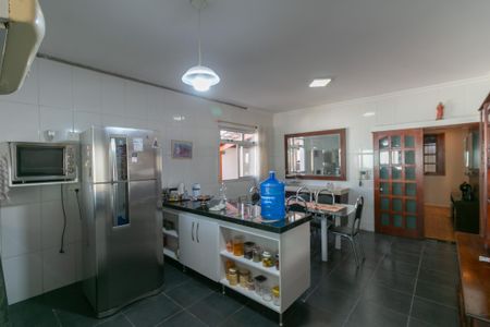 Casa à venda com 203m², 3 quartos e 7 vagas