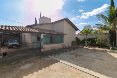 Casa à venda com 203m², 3 quartos e 7 vagas