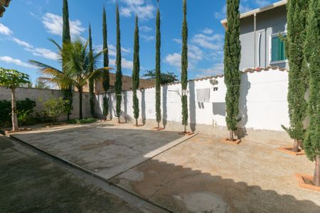 Casa à venda com 203m², 3 quartos e 7 vagas