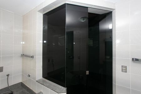 Apartamento à venda com 186m², 4 quartos e 3 vagasBanheiro da Suíte 2