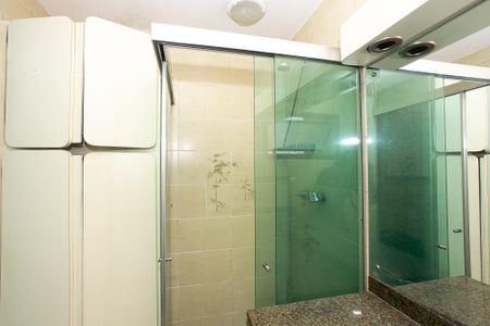 Apartamento à venda com 186m², 4 quartos e 3 vagasBanheiro da Suíte 1