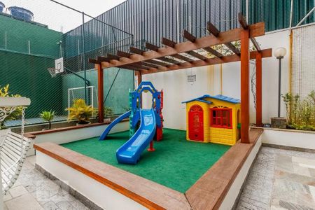Apartamento à venda com 186m², 4 quartos e 3 vagasÁrea comum - Playground