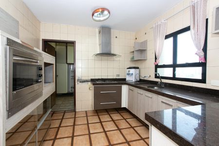 Apartamento à venda com 186m², 4 quartos e 3 vagasCozinha