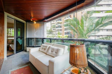 Apartamento à venda com 235m², 3 quartos e 3 vagas