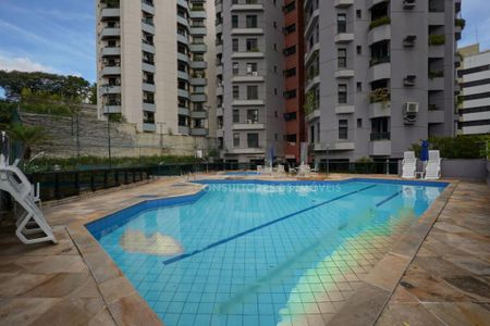Apartamento à venda com 235m², 3 quartos e 3 vagas