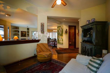 Apartamento à venda com 235m², 3 quartos e 3 vagas