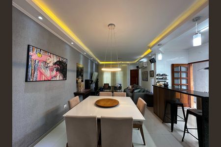 Casa para alugar com 189m², 3 quartos e 2 vagas Casa para alugar com 189m², 3 quartos e 2 vagasSala