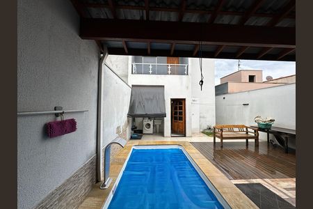 Casa para alugar com 189m², 3 quartos e 2 vagas Casa para alugar com 189m², 3 quartos e 2 vagasPiscina