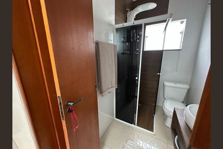 Casa para alugar com 189m², 3 quartos e 2 vagas Casa para alugar com 189m², 3 quartos e 2 vagasBanheiro Corredor