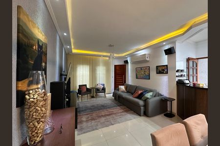 Casa para alugar com 189m², 3 quartos e 2 vagas Casa para alugar com 189m², 3 quartos e 2 vagasSala