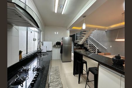 Casa para alugar com 189m², 3 quartos e 2 vagas Casa para alugar com 189m², 3 quartos e 2 vagasCozinha