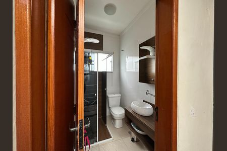 Casa para alugar com 189m², 3 quartos e 2 vagas Casa para alugar com 189m², 3 quartos e 2 vagasBanheiro Corredor