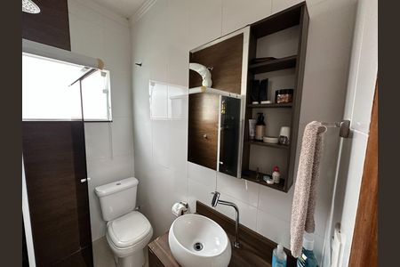 Casa para alugar com 189m², 3 quartos e 2 vagas Casa para alugar com 189m², 3 quartos e 2 vagasBanheiro Corredor