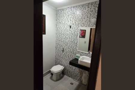 Casa à venda com 187m², 3 quartos e 3 vagas Casa à venda com 187m², 3 quartos e 3 vagasBanheiro