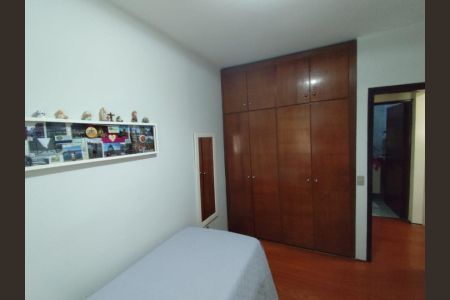 Casa à venda com 187m², 3 quartos e 3 vagas Casa à venda com 187m², 3 quartos e 3 vagasQuarto 2