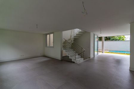 Sala de casa de condomínio à venda com 4 quartos, 418m² em Jardim dos Estados, São Paulo