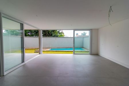 Casa de condomínio à venda com 418m², 4 quartos e 4 vagas Casa de condomínio à venda com 418m², 4 quartos e 4 vagasCozinha