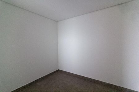 Casa de condomínio à venda com 418m², 4 quartos e 4 vagas Casa de condomínio à venda com 418m², 4 quartos e 4 vagasQuarto de Serviço
