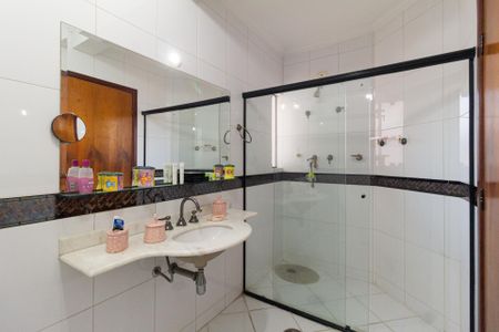 Casa à venda com 497m², 5 quartos e 5 vagasBanheiro da Suíte 4
