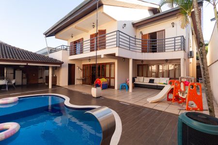 Casa à venda com 497m², 5 quartos e 5 vagasQuintal