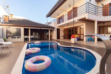 Casa à venda com 497m², 5 quartos e 5 vagasQuintal