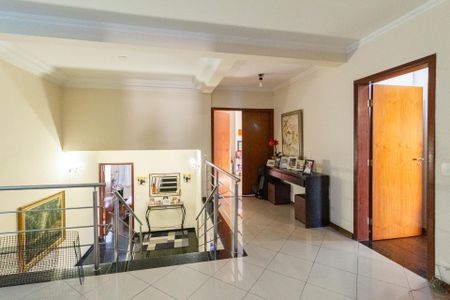 Casa à venda com 497m², 5 quartos e 5 vagasCorredor