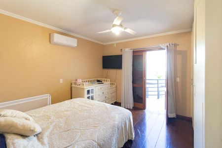 Casa à venda com 497m², 5 quartos e 5 vagasSuíte 3