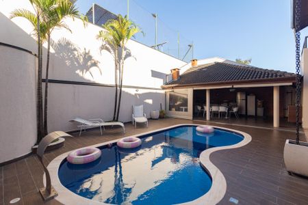 Casa à venda com 497m², 5 quartos e 5 vagasQuintal