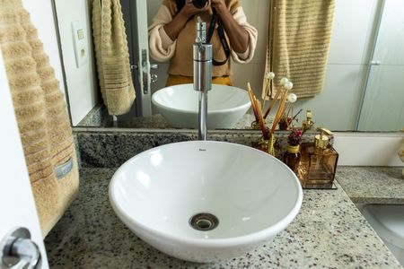 Apartamento à venda com 47m², 2 quartos e 1 vaga Apartamento à venda com 47m², 2 quartos e 1 vagaBanheiro