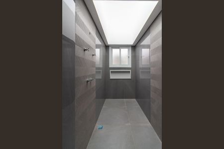 Casa de condomínio à venda com 410m², 4 quartos e 4 vagas Casa de condomínio à venda com 410m², 4 quartos e 4 vagasBanheiro Suíte 1