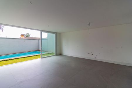 Casa de condomínio à venda com 410m², 4 quartos e 4 vagas Casa de condomínio à venda com 410m², 4 quartos e 4 vagasCozinha