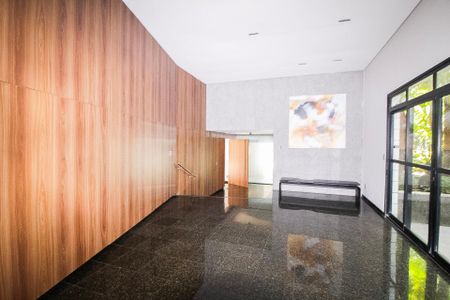 Apartamento à venda com 282m², 4 quartos e 3 vagas Apartamento à venda com 282m², 4 quartos e 3 vagasÁrea comum - Hall de entrada