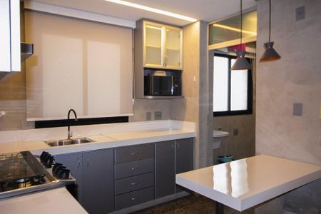 Apartamento à venda com 282m², 4 quartos e 3 vagas Apartamento à venda com 282m², 4 quartos e 3 vagasCozinha
