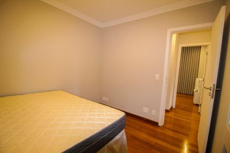 Apartamento à venda com 282m², 4 quartos e 3 vagas Apartamento à venda com 282m², 4 quartos e 3 vagasQuarto 01