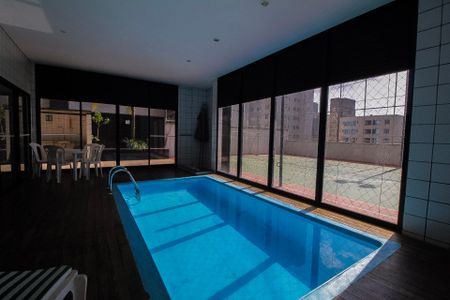 Apartamento à venda com 282m², 4 quartos e 3 vagas Apartamento à venda com 282m², 4 quartos e 3 vagasÁrea comum - Piscina