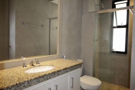 Apartamento à venda com 282m², 4 quartos e 3 vagas Apartamento à venda com 282m², 4 quartos e 3 vagasBanheiro da Suíte